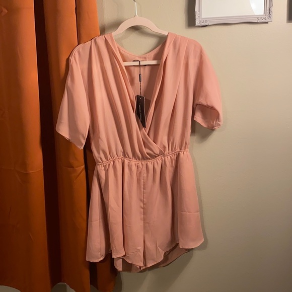 Pretty Little Thing romper - Picture 1 of 2